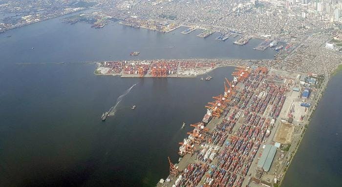 Port of Manila. Photo: Mosbatho / Wikimedia commons