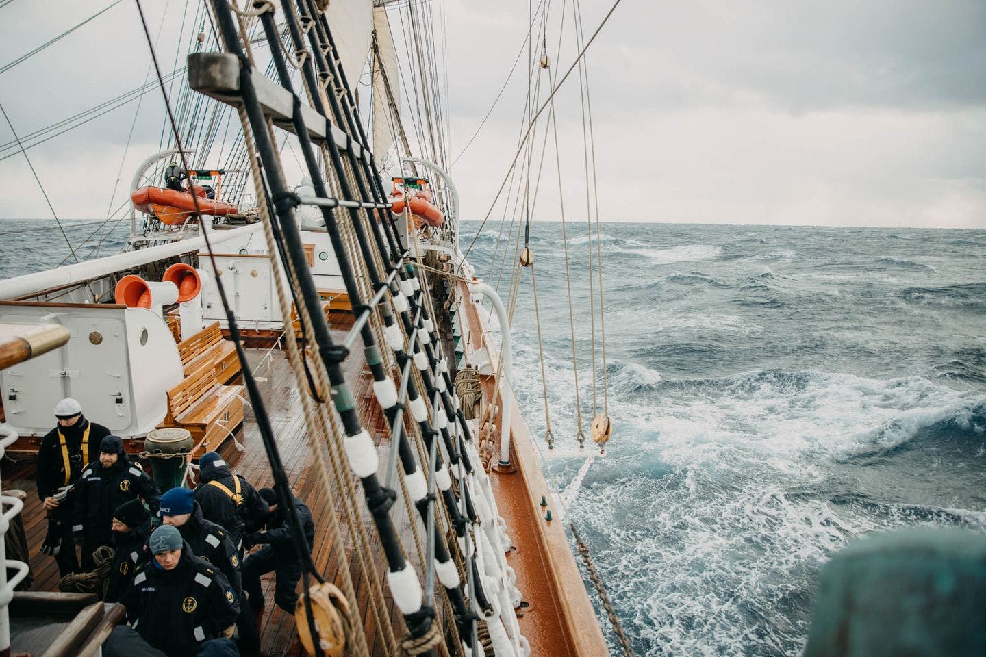 Rough sea. Photo: Hanna Thevik