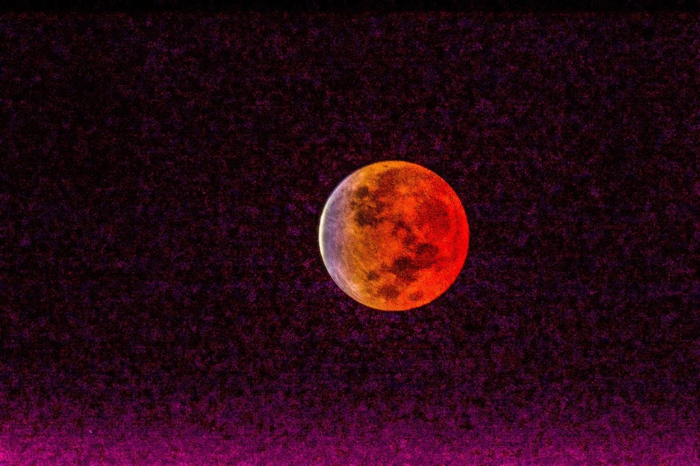 Månen ble rød. Photo: Jesper Rosenmai