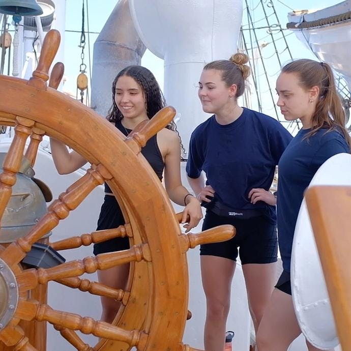 Sonia and fellow cadets at the wheel. Photo: Hanna Thevik