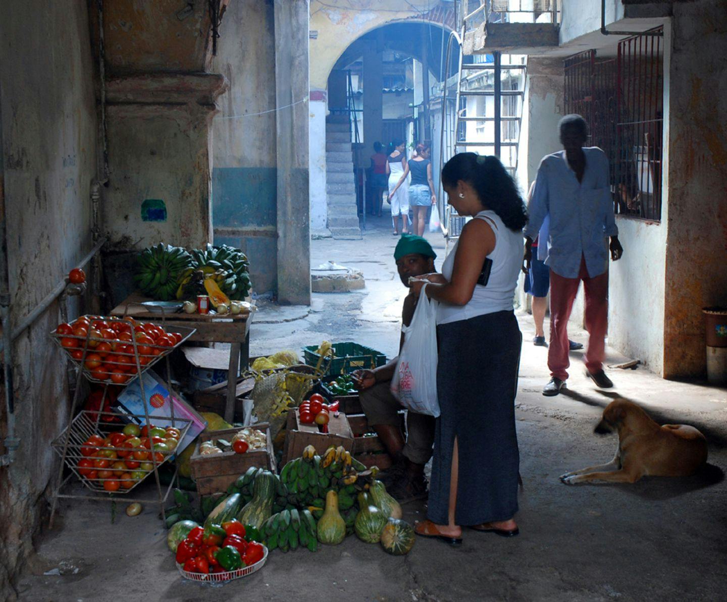 A small shop in a back-street. Photo: Ronald Toppe