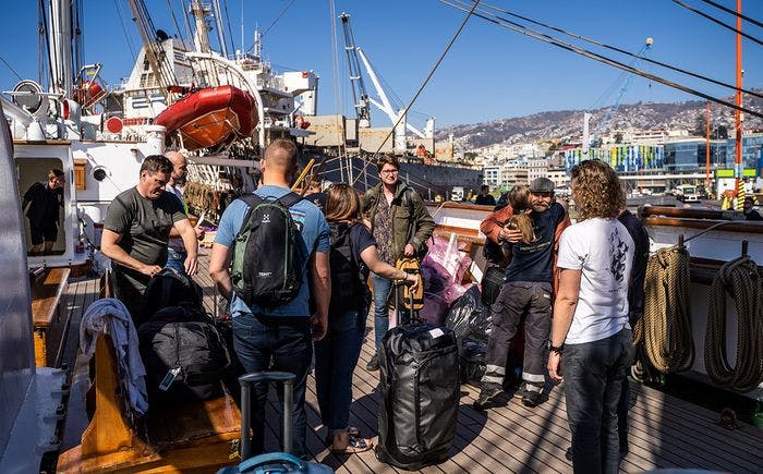 Boarding in Valparaíso. Photo: Malin Kvamme